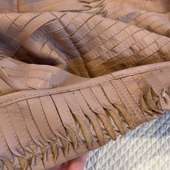 GILI pieces leather jacket. Hook closure. Mauve color. Size 12. Zipper sleeve. - Picture 7 of 8